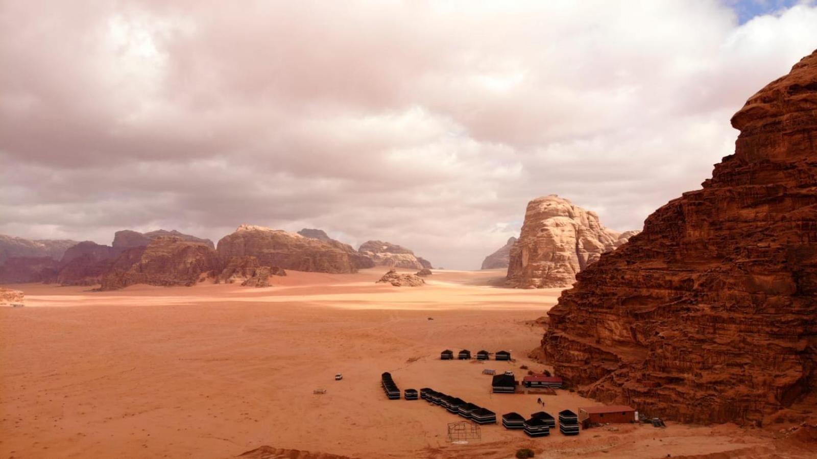 Bed and Breakfast Joy Of Life Wadi Rum Exterior foto